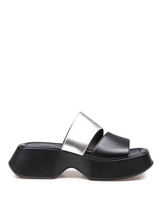 Vic Mati&eacute; Mini Yoko sandal in black and silver color