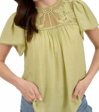 Blu Pepper The Saffron Lace Top In Kiwi