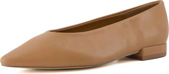 Cushionaire Womens Gabor Pointed Toe Slip-On Shoes In Smooth Tan