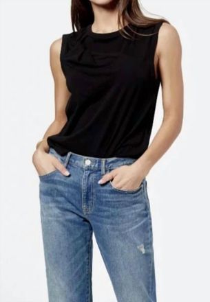 Joie Hillhurst In Caviar