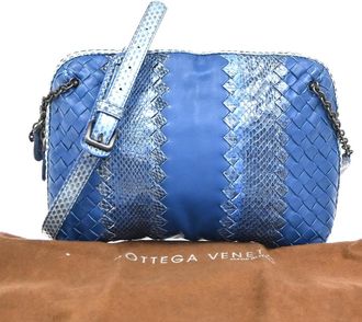 Bottega Veneta Intrecciato Shoulder Bag Leather Blue Leather Handbag (Pre-Owned)