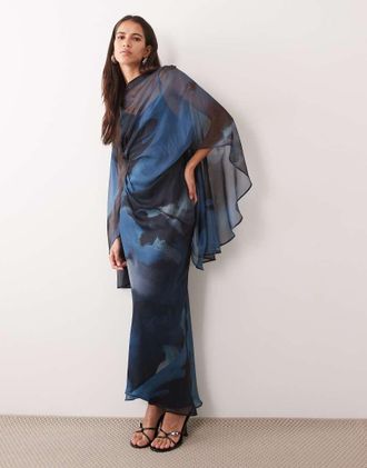 Asos vestito midaxi drappeggiato con maniche a kimono, dettaglio mantella e schiena aperta con stampa marmorizzata blu e nera-Multicolore