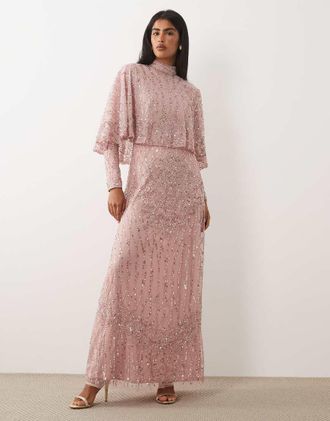 Beauut Vestito lungo rosa chiaro con mantella decorata