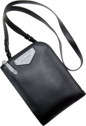Givenchy Black Light Gray Leather Shoulder Bag (Pre-Owned)