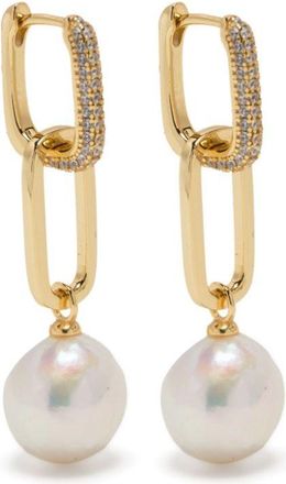 Eshvi crystals pearl earrings - women - Gold Plated Silver - One Size - Neutrals