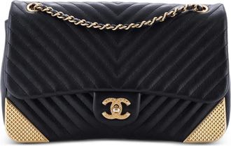 Chanel Rock the Corner Flap Bag Chevron Leather Medium shoulder bag - Zwart