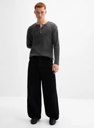 Djab Mens Wide-leg black jean Baggy fit with a slight taper Imported from Seoul