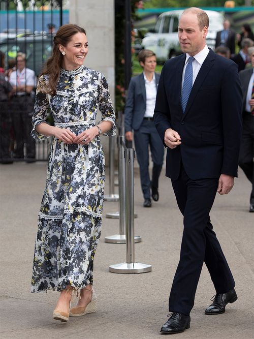 Espadrille-Sandalen sind der neue Lieblingsschuh der britischen Royals.