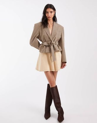 Asos giacca corta con cintura vestibilit&agrave; squadrata-Marrone