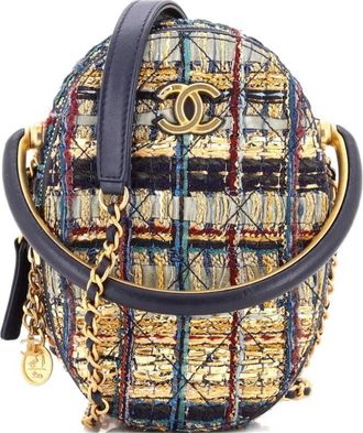 Chanel Paris-New York Oval Camera Case Quilted Tweed Small crossbody bag - Blauw