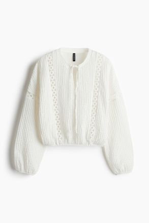 H&M Crinklebluse mit Spitzeneins&auml;tzen - Cremefarben