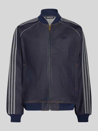 adidas Originals Loose Fit Jeansjacke aus reiner Baumwolle mit Logo-Stitching in Jeansblau, Gr&ouml;&szlig;e XXL