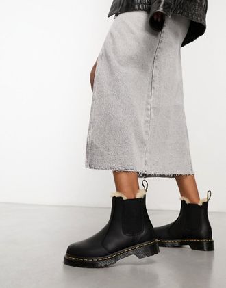 Dr. Martens 2976 Leonore - Stivaletti Chelsea neri in pelle con interno in pelliccia-Nero