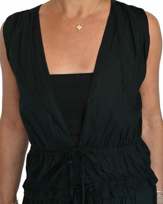 Elan Ryan Sleeveless Top In Black