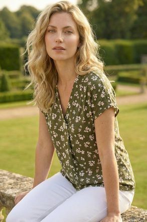 Roman Floral Puff Print V-Neck Top