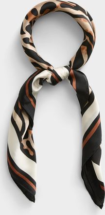 Simons Womens Leopard satiny scarf