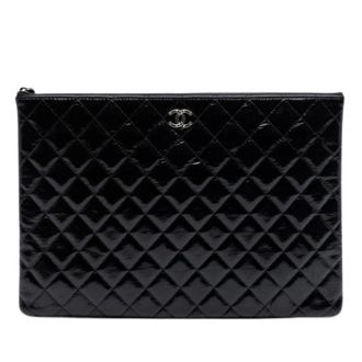 Chanel Pre-owned Clutches, female, Black, Size: ONE SIZE Pre-owned Quilted Patent Leather Clutch