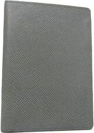 Louis Vuitton Pre-owned Wallets, male, Gray, Size: ONE SIZE Pre-owned Taiga Passport Cover