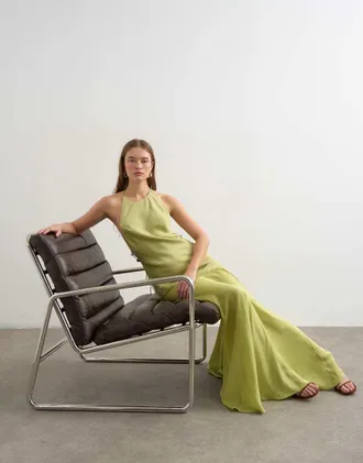 Topshop Vestito lungo allacciato al collo in raso verde lime con perline sul retro