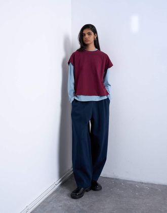 Topshop Joggers bombati in tessuto effetto scuba color blu navy con pinces