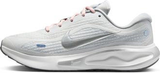 Nike (WMNS) Nike Journey Run Photon Dust Cool Grey Light Smoke Grey Metallic Pewter FJ7765-006