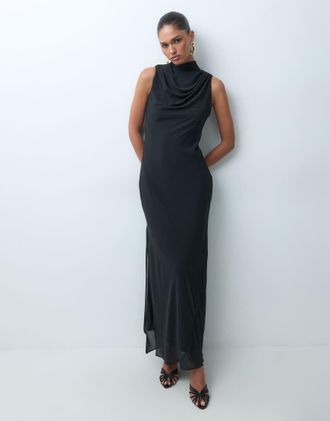 Tfnc vestito lungo in chiffon con collo alto, schiena scollata arrotondata e dettaglio foulard, nero