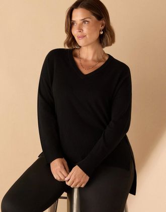 Live Unlimited London Womens Black V Neck Knit Jumper - Size: 22