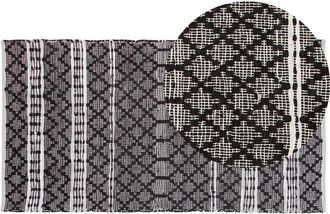 Beliani Beliani - Alfombra Negra Con Beige 80 X 150 Cm Estilo Moderno Contempor&aacute;neo Hecha A Mano De Cuero Genuino Patr&oacute;n De Chevron Fehimli