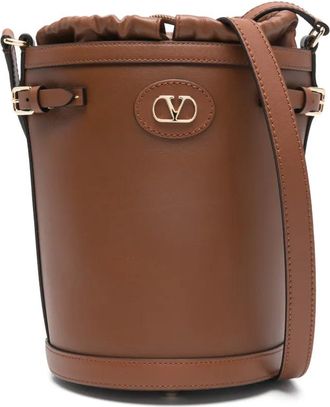 Valentino Garavani Antibes logo-plaque bucket bag - Bruin