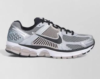 Nike low top sneakers