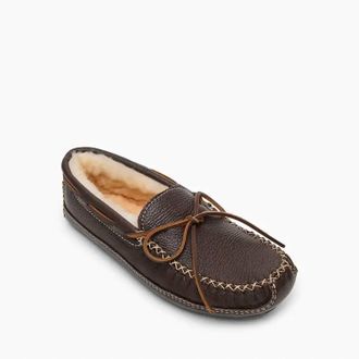 Minnetonka Mens Sheepskin Moose Moccasin Slipper In Chocolate