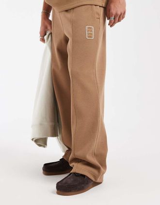 Lacoste Joggers ampi marroni con coulisse e logo in coordinato-Marrone