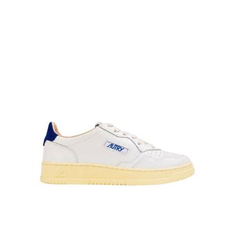 Autry Medalist Low - female - Autry - Sneakers - White - 7 UK - Shoes