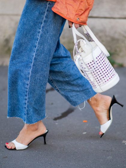 I 5 modelli di jeans trendy che tutte le It Girl indossano ora