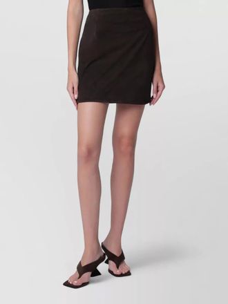 Rotate fitted skirt