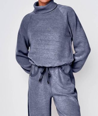 Stateside Plush Fleece Pullover Sweater In Navy