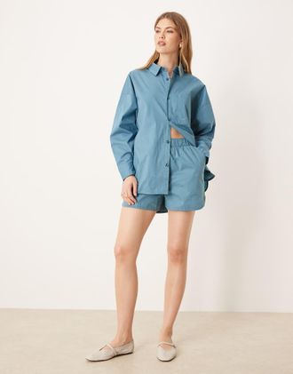 Nike Chill poplin shorts in blue