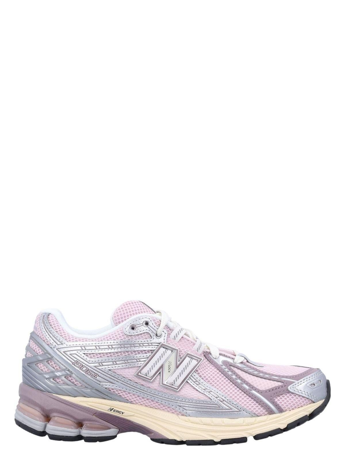New Balance: Pink Shoes now up to −56% | Stylight