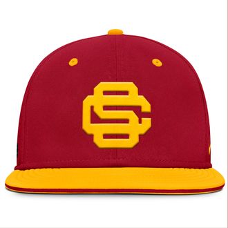 Nike USC Trojans Dugout True Mens Nike Mens Dri-FIT College Fitted Hat in Red | NC1408DBSCJ-J26