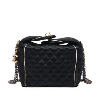 Chanel Pre-owned Quilted Satin Shoulder Bag - Dames - Pre-owned - Zwart - Maat: ONE Size Satijn