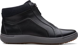 Clarks Nalle Lo AP in Black Leather