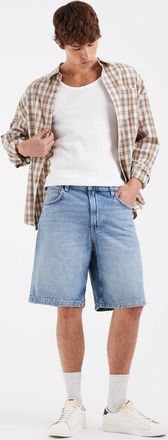 Cotton On Pantaloncini di jeans ampi color blu gambino