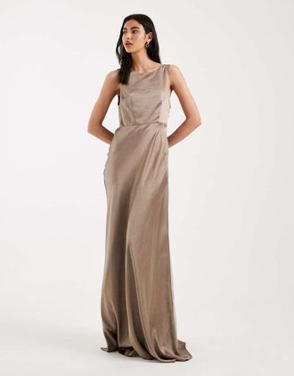 Six Stories Vestito lungo da damigella in raso color caffellatte con scollo ad anello sulla schiena-Neutro
