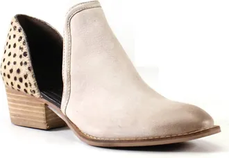 Diba Womens Shy Town Side Cut-Out Ankle Boots In Stone & Spot