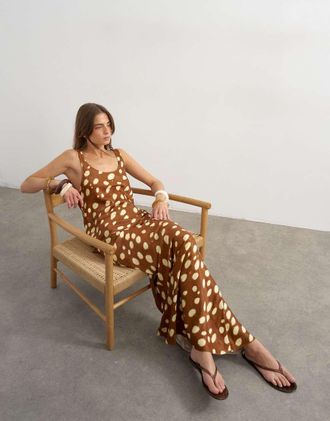 Topshop Gonna lunga in raso con stampa cerbiatto e taglio sbieco-Marrone