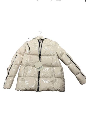 Herno Womens Hooded Puffer Jacket In Cream
