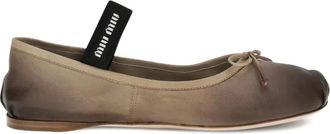 Miu Miu Ballerinas met logobandje - Bruin