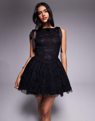 Jaded Rose Vestito corto nero strutturato con fiocchi sulle spalle