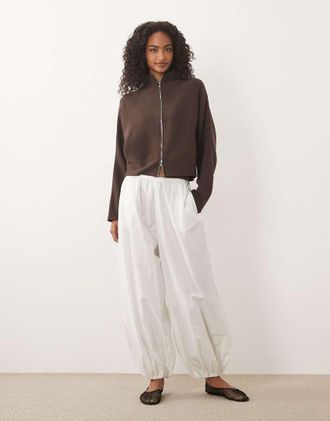 Gina Tricot Gina Tricot - Giacca in maglia marrone scuro con zip