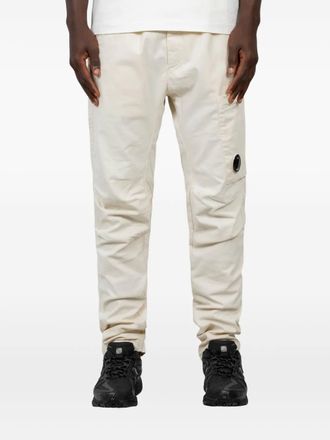 C.P. Company lens-detail cargo pants - men - Cotton - 52 - Neutrals